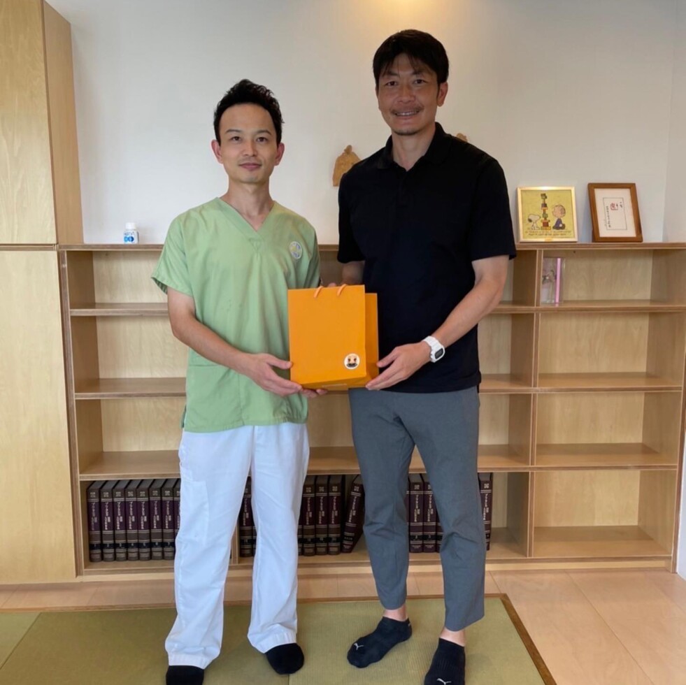 22年度おやこ屋根の歯科クリニックパートナー契約締結 元ｊリーガー選手 近藤直也のサッカークラブ Do Soccer Club